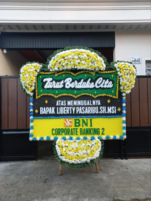 Papan Bunga Duka di Abian Tubuh Baru